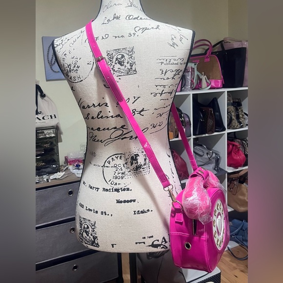 Retro Telephone Shaped Crossbody Bag - Picture 8 of 13